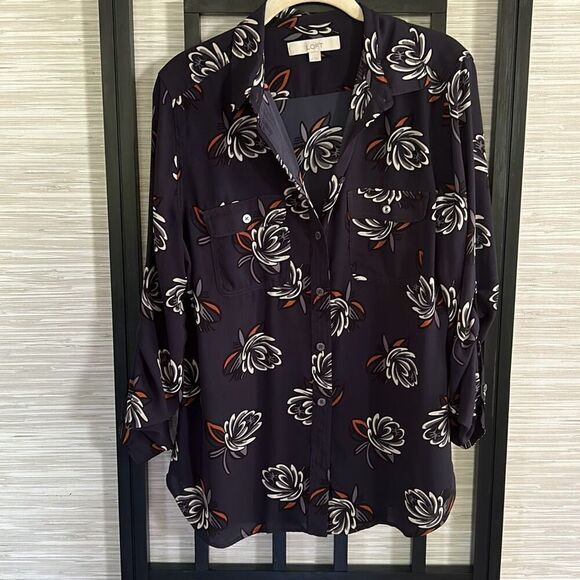 LOFT silky navy floral blouse great for the fall size M - Picture 1 of 4